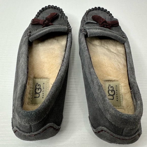 UGG Women’s Lizzy Mocassin Slip On Shoes Size 7 - Picture 6 of 12